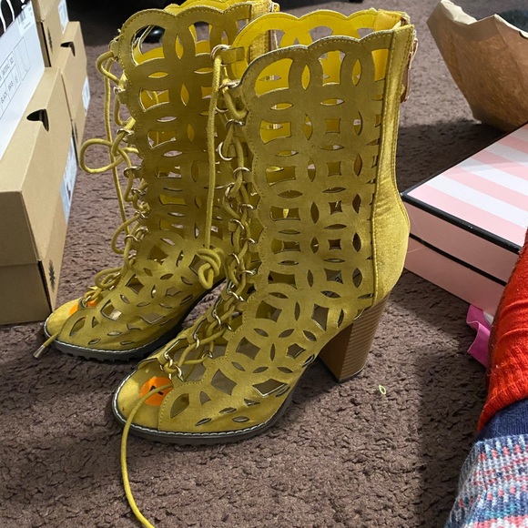 Suede lace up booties - Picture 3 of 3